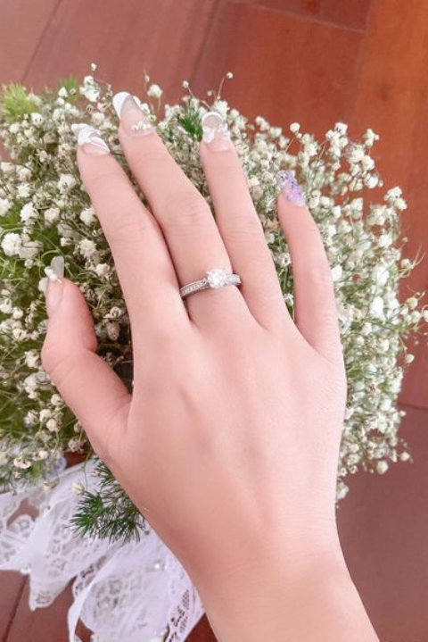 Cách chọn nhẫn hột xoàn đẹp siêu chuẩn - Yếu tố nào quan trọng nhất mà bạn cần quan tâm